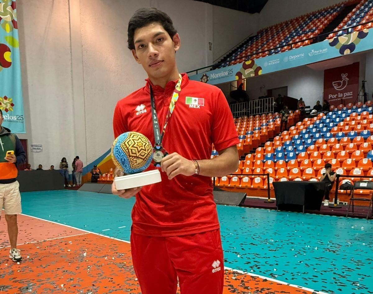 Alumno de Cecyte Sonora conquista medalla de plata para México en Torneo Internacional de Voleibol