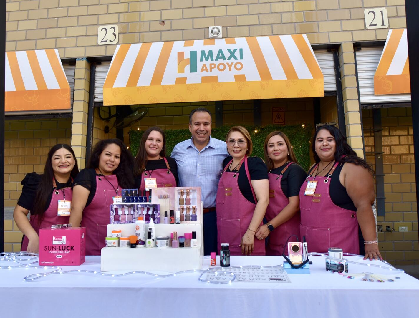 Beneficia Toño Astiazarán a 2 mil 119 emprendedoras con el programa Maxi Apoyo