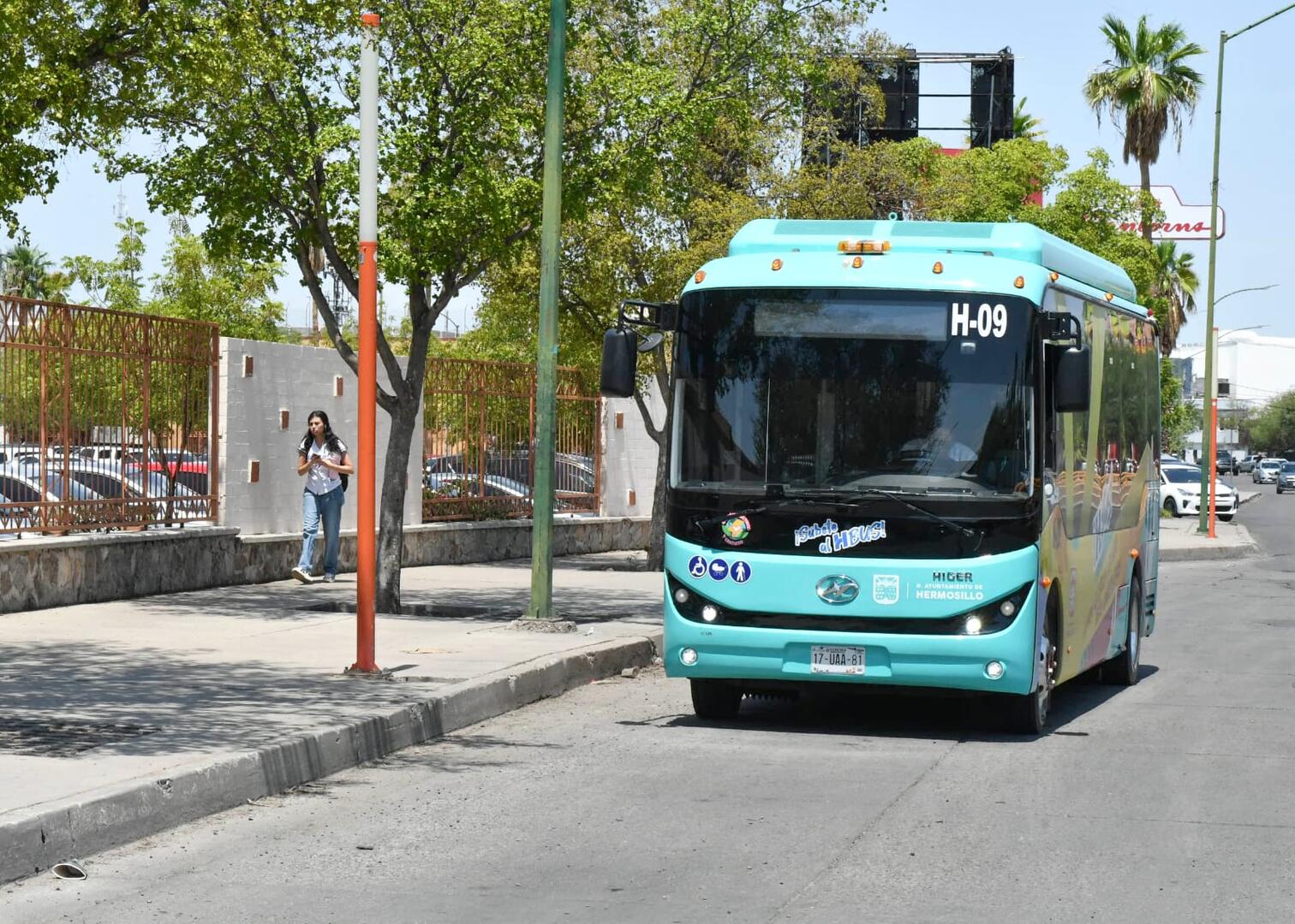 Destacan estudiantes universitarios la seguridad y rapidez del transporte eléctrico H Bus