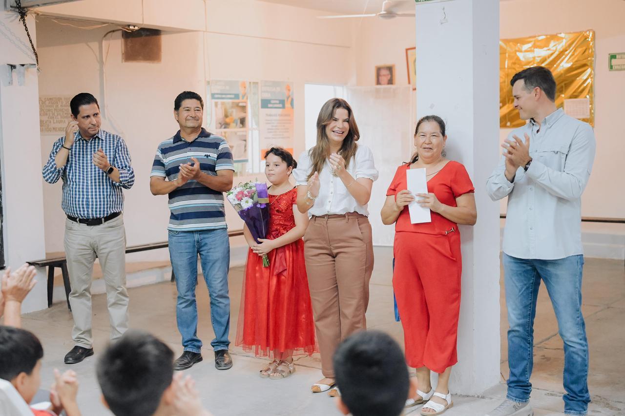 Entrega Patty Ruibal obras del Presupuesto CRECES en iglesias del norte de la ciudad