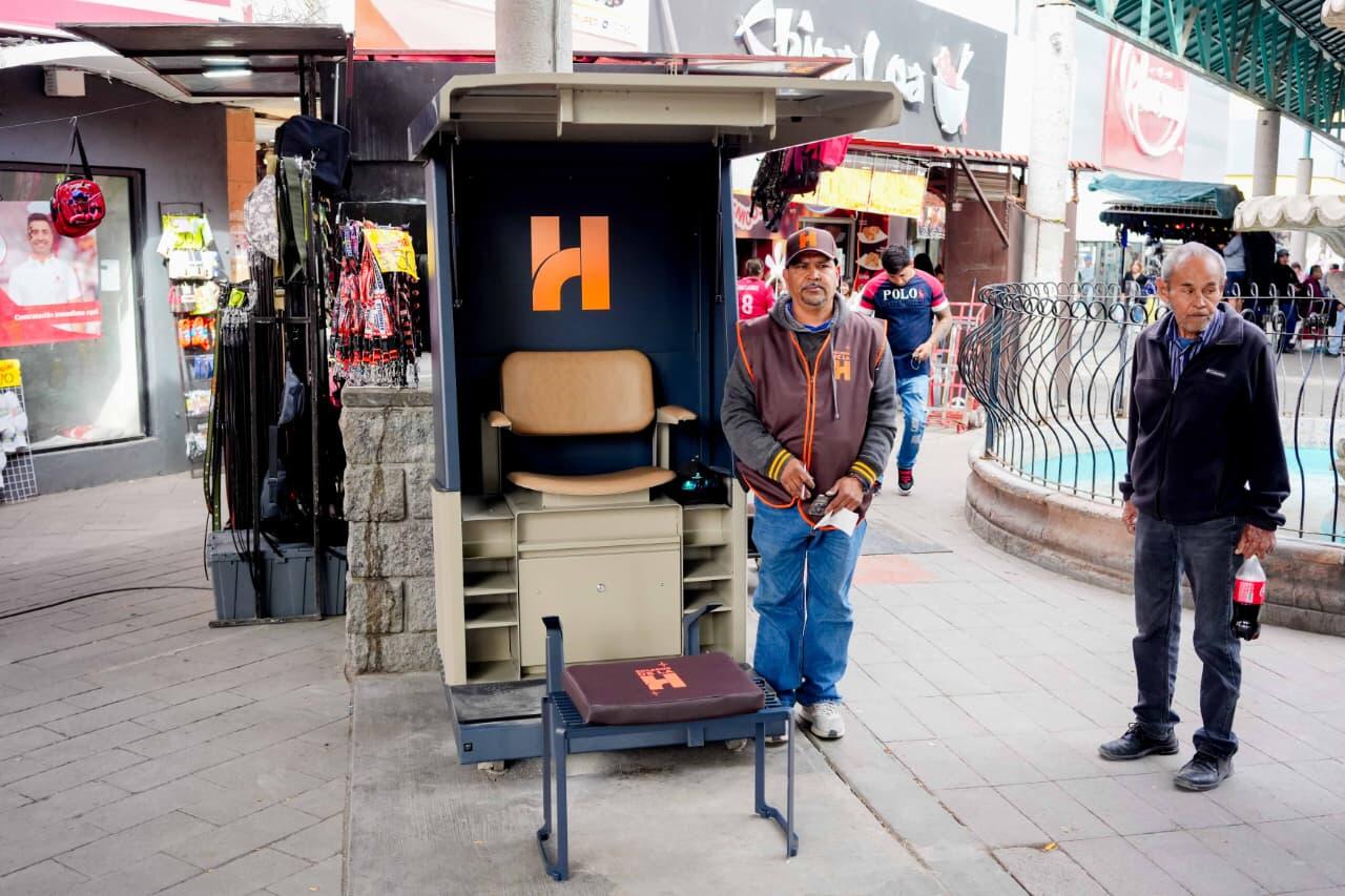 Equipa Toño Astiazarán a boleros con décadas en el oficio en Hermosillo