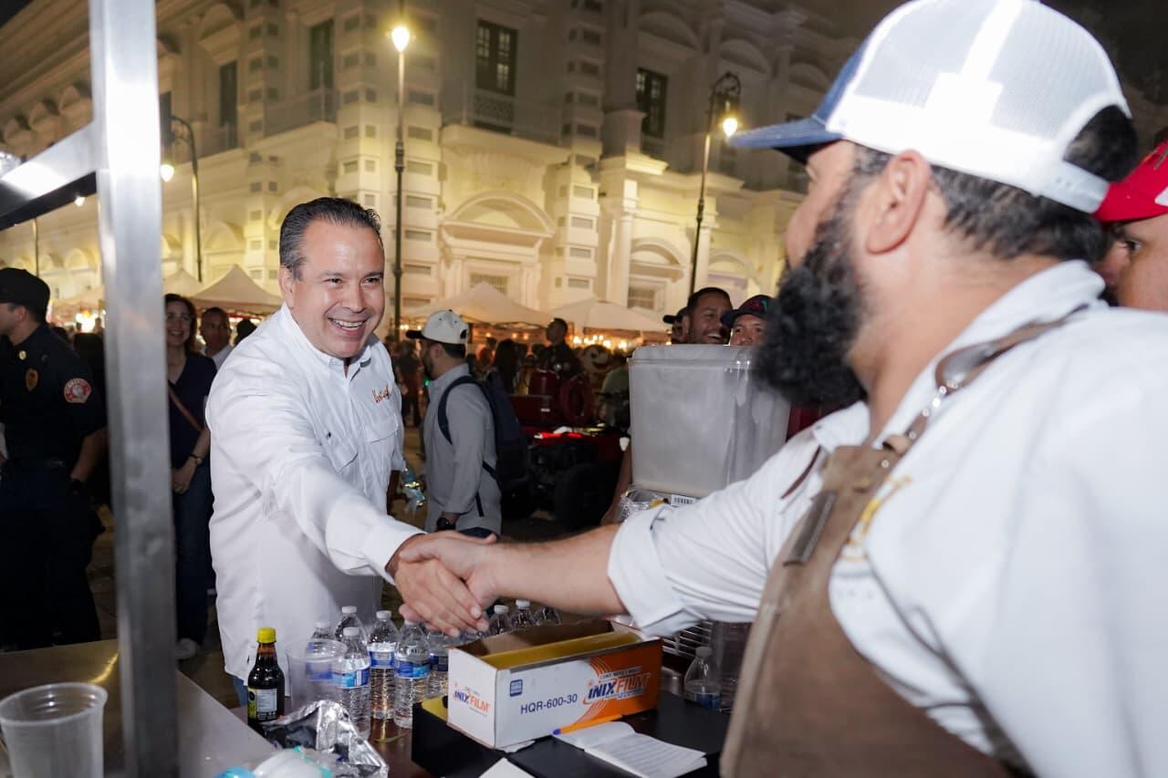 Impulsa Toño Astiazarán en equipo gastronomía regional de Hermosillo